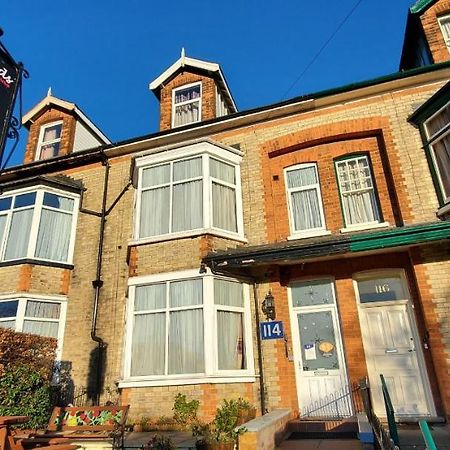 Diamonds Guest House York Bagian luar foto